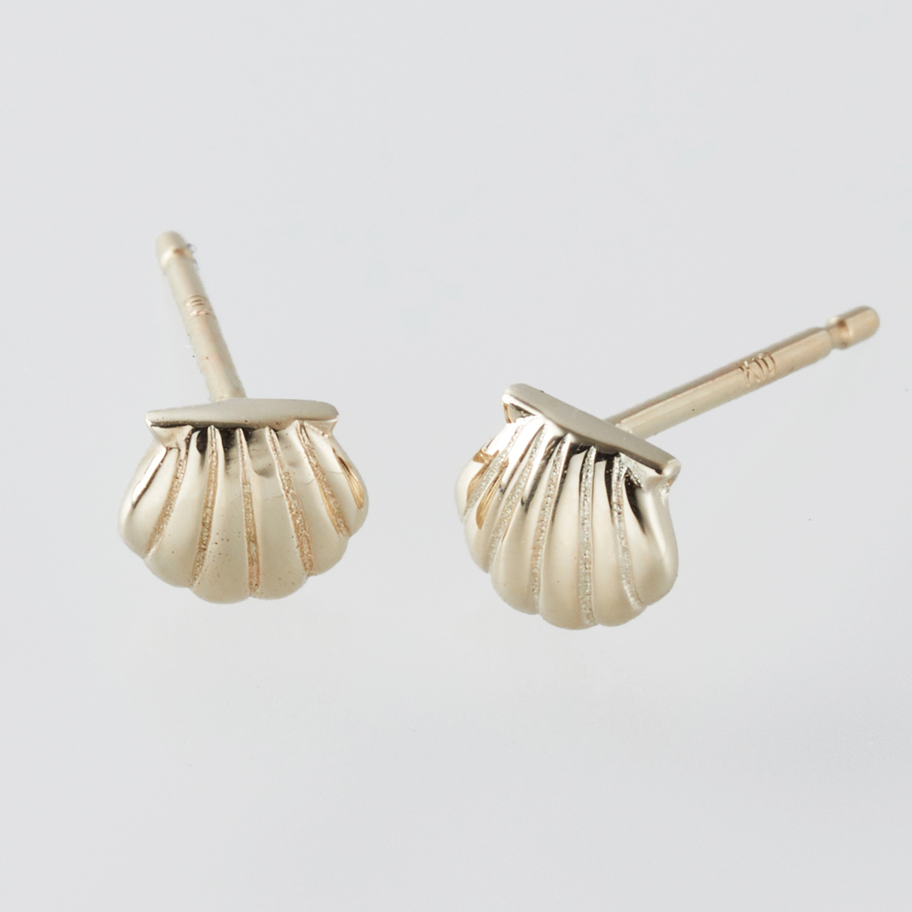 ハワイアンジュエリー[K14YG] タイニーシェル スタッズピアス｜Local  